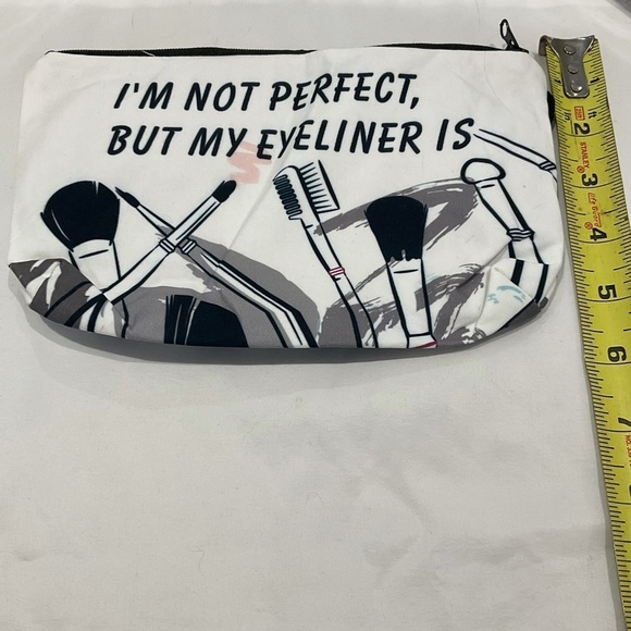 Black & White Cosmetic Bag / Make-Up Case - Picture 6 of 7